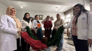 Yüksekovada kadınların sabrı motiflere dönüşüyor: Yünün kilim yolculuğu