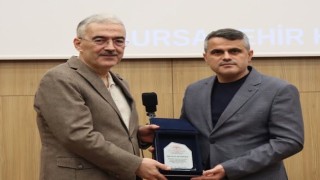 1 yılda 3 bin 766 ameliyat yapan doktora ödül