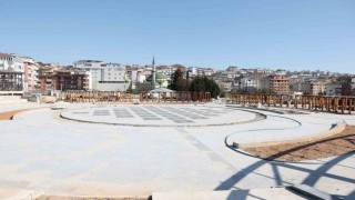 25 bin metrekarelik Çayırova Kent Meydanı projesinde sona yaklaşılıyor