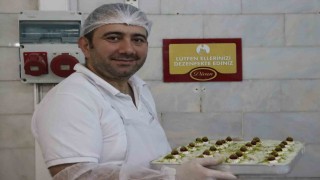 25 yıllık usta, tarihi Osmanlıya dayanan güllaçın püf noktalarını anlattı