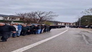 60 Yıllık Bayram geleneği: 1 kilometrelik bayramlaşma kuyruğu