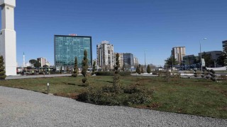 8 bin metrekarelik Dünya Kavşağı çevreci peyzajla yenilendi