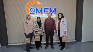 8 Mart Dünya Kadınlar Gününde öğretmenlerini ve çalışanlarını unutmadılar