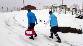 81 yaşındaki hastaya evinde diş tedavisi hizmeti