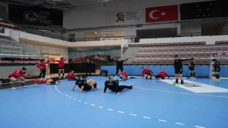 A Milli Kadın Hentbol Takımı, Çekya maçının hazırlıklarını Kastamonuda sürdürdü