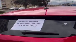 Acemi sürücüden trafikte ilginç önlem