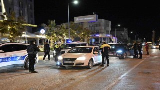 Adıyamanda, 2 bin 305 kişinin kimliği kontrol edildi
