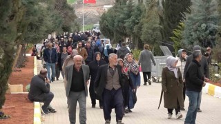 Adıyamanda deprem şehitliğine bayram ziyareti