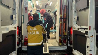 Adıyamanda iki otomobil çarpıştı: 2 yaralı