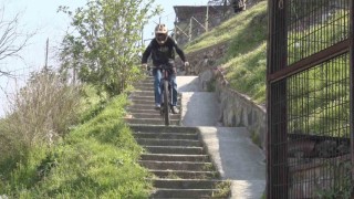 Adrenalin dolu anlar kask kamerasında...Bursalı genç Dünya Şampiyonasına hazırlanıyor