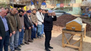 Ahşap evdeki yangında hayatını kaybeden bedensel engelli kişi toprağa verildi