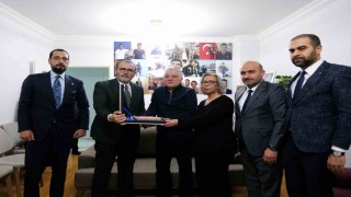 AK Parti MKYK Üyesi Ünal, şehit ailesinin misafiri oldu