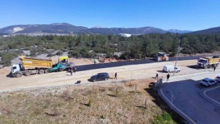 Akçaova TOKİde yol sorununu çözüldü