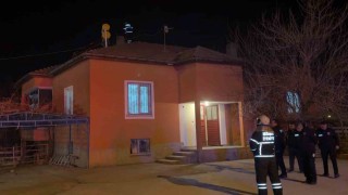 Aksarayda müstakil evde baca yangını paniğe neden oldu