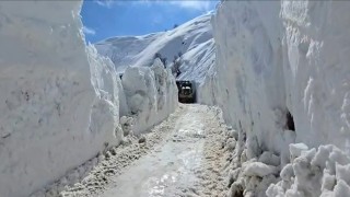 Aktoprak yolundaki çığ temizlendi