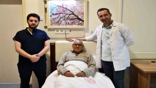 Alanyada ULAR ameliyatıyla zorlu tümörde bağırsak devamlılığı korundu