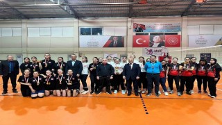 Anamurda Kadınlar Günü Voleybol Turnuvası tamamlandı