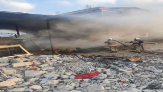 Antakyada odunlukta çıkan yangın eve sıçramadan söndürüldü