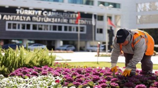 Antalya Büyükşehir Belediyesi ile şehre kadın eli değiyor