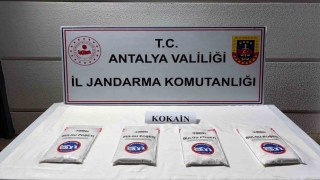 Antalyada 1 kilo 380 gram kokain ele geçirildi, 2 şüpheli tutuklandı