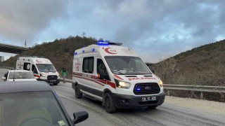 Arnavutköyde hafif ticari araç ile hafriyat kamyonu çarpıştı: 1 ölü, 2 yaralı