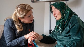 Asu Kaya’dan Tanju Özcan’ın Ailesine Ziyaret