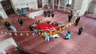 Babaeskide minik öğrenciler Ramazan etkinliğinde cami ile tanıştı