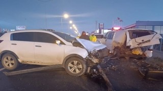 Bafrada otomobil minibüse çarptı: 1 yaralı