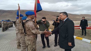 Bakan Çiftçi, asker ve vatandaşlarla bayramlaştı