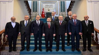 Bakan Gürlek: 10 yılı doldurmayan bir hakim, ticaret mahkemesi başkanı olmayacak