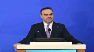 Bakan Kacır: Otomotiv ihracatımız 41,5 milyar dolarla rekor tazeledi