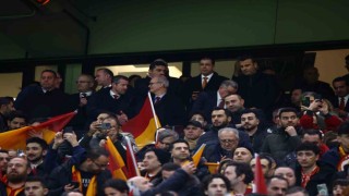 Bakan Osman Aşkın Bak ve TFF Başkanı Hacıosmanoğlu, Galatasaray - Liverpool maçında