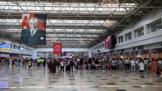 Bakan Uraloğlu: Bayramda iç hatlarda 867 ilave sefer planladık