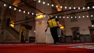 Balıkesirde cami ve mezarlıklar bayram öncesi temizlendi