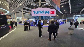 Barselonada yapay zekalı metal yaka sahaya iniyor