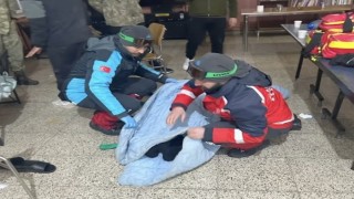 Başkalede hipotermi şüphesi olan 2 göçmen kurtarıldı