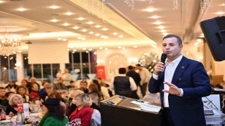 Başkan Ahmet Akın, İstanbuldaki Balıkesirliler ile kucaklaştı