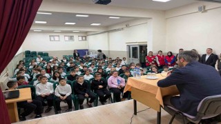 Başkan Çetinkayadan miniklere yerel yönetim dersi