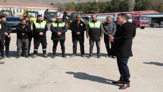 Başkan Dökmeciden yüzleri güldüren bayram ikramiyesi