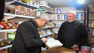 Başkan Er, vatandaşların mahalle bakkallarına ve fırınlarına olan borçlarını kapattı