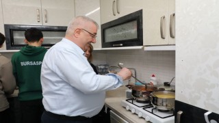 Başkan Ertaş üniversite öğrencilerinin iftar sofrasına konuk oldu