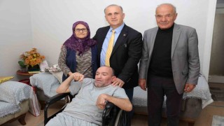 Başkan Kaya engelli İskenderin isteğini yerine getirdi