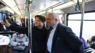 Başkan Şadi Özdemirden mesai öncesi metro sürprizi