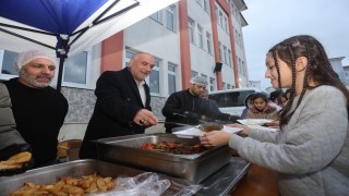 Başkan Sandıkçı, öğrencilerin iftar sevincine ortak oldu