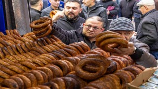 Başkan Tugay bayram namazında Bucalılarla buluştu
