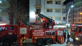 Batmanda 7 katlı binada korkutan yangın