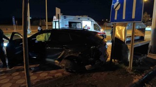 Batmanda iki otomobil kafa kafaya çarpıştı: 1 yaralı