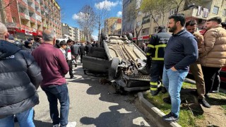 Batmanda kontrolden çıkan otomobil ters döndü: 1 yaralı