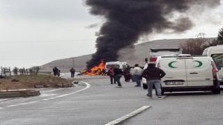 Batmanda sürücüsünün kontrolünden çıkan otomobil takla atıp alev aldı