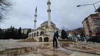 Battalgazide bayram öncesi cami ve mezarlıklar temizleniyor